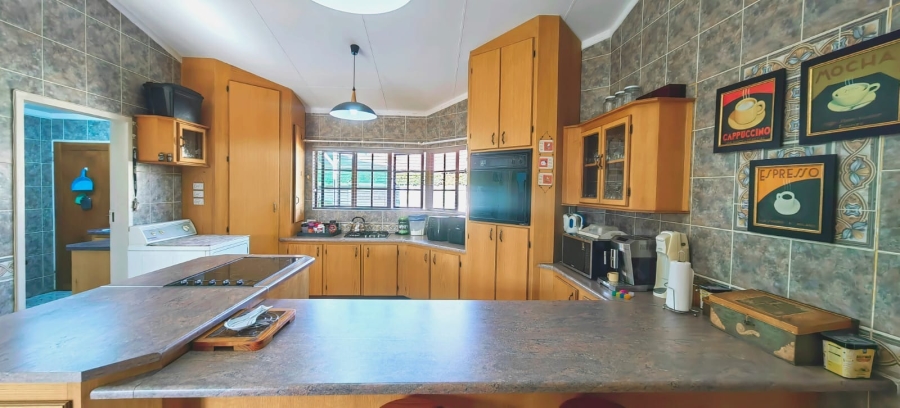 6 Bedroom Property for Sale in Mooivallei Park North West